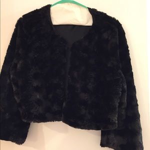 FOREVER 21 Black light fur shrug Large